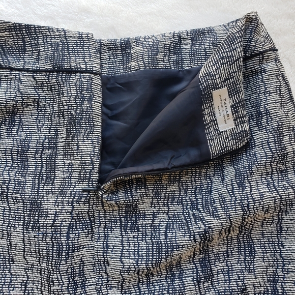 Tahari Women's Textured Black Navy Cream Pencil Skirt Size 4P Petite - Picture 5 of 11